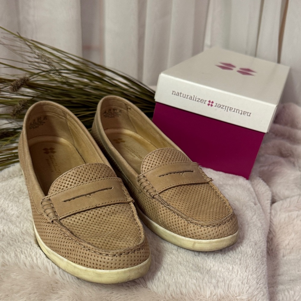 Naturalizer Women's Gwen Gingersnap Tan Leather Perforated Flats